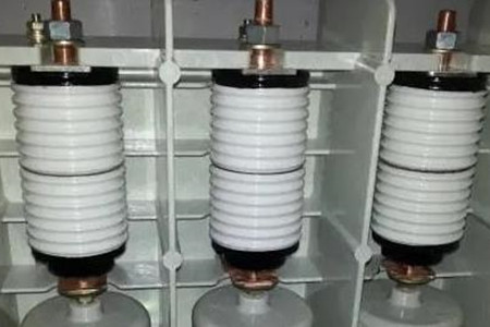 真空開關(guān)管產(chǎn)生操作過電壓的原因是什么？