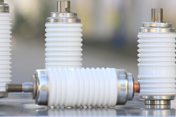 怎樣解決真空滅弧室的漏氣問題？