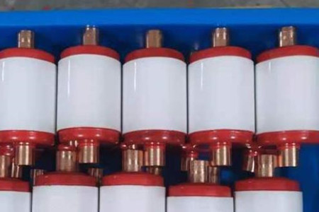 真空滅弧室的結(jié)構(gòu)、工作原理、特點(diǎn)以及應(yīng)用