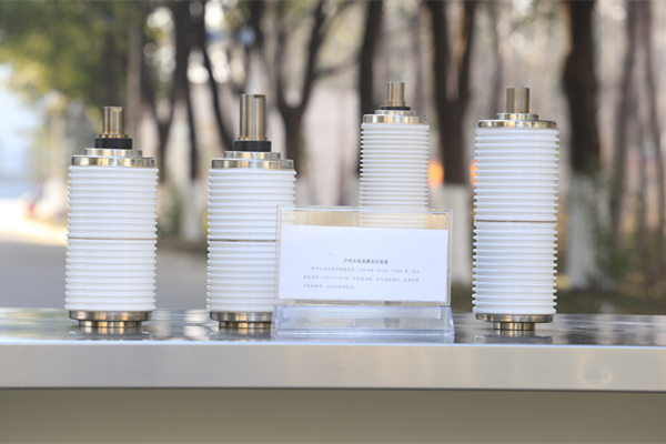 真空開(kāi)關(guān)管絕緣外殼采用玻璃材料，優(yōu)勢(shì)多多！