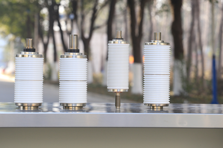 真空開關(guān)管結(jié)構(gòu)及工藝有怎樣的特點(diǎn)和優(yōu)勢(shì)？